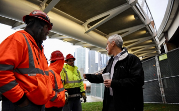 rahm emanuel at navy pier flyover