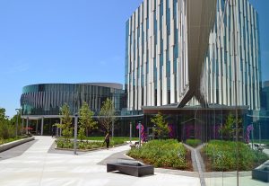 University of Illinois at Chicago cuts ribbon on new building